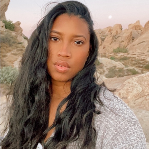 Meet your Posher, Aja - Picture 1 of 1